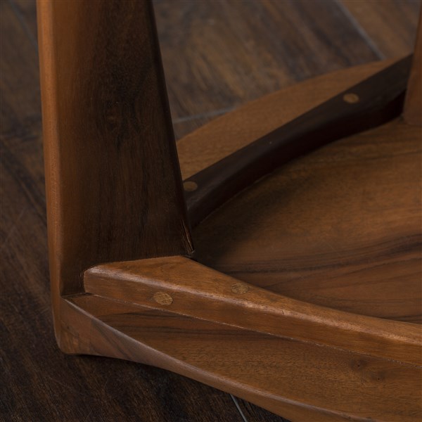 Walnut carved 45 (14) Minimalistička drvena hoklica Hikari Terca sa ručno izdubljenim ergonomskim sedištem od parenog oraha