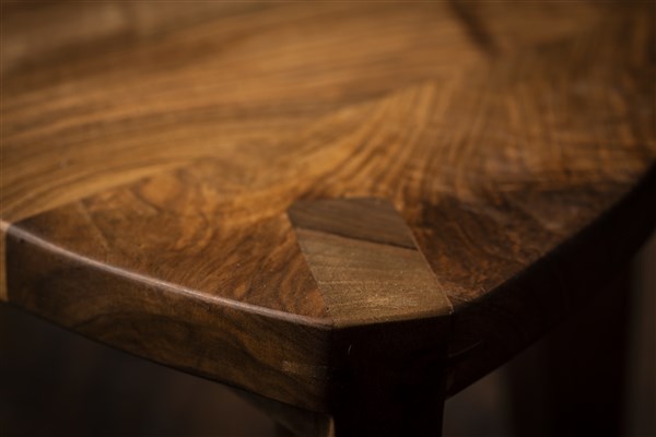 Walnut small (10) Drvena hoklica S30 Orah