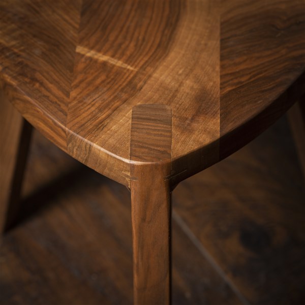 Walnut small (5) Drvena hoklica S30 Orah