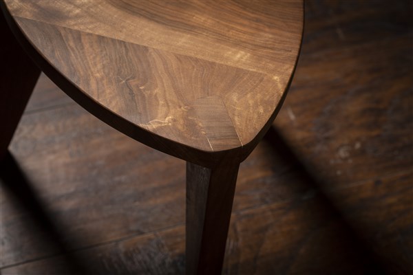 Walnut small (6) Drvena hoklica S30 Orah