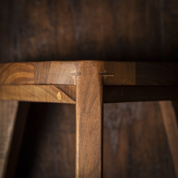 Walnut small (8) Drvena hoklica S30 Orah