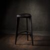 Drvena barska stolica crna
