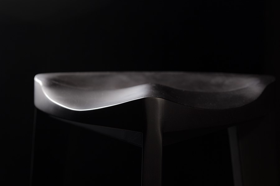 _D7A8543 Drvena barska stolica crna