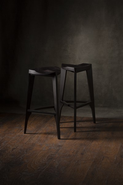 _D7A8552 Drvena barska stolica crna