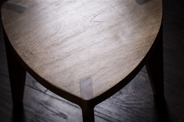 Flat walnut stool (17) Drvena hoklica L45 Orah