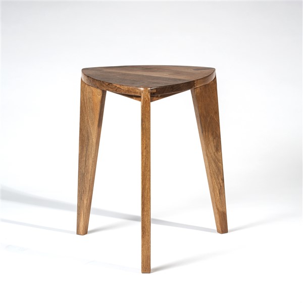 Flat walnut stool (2) Drvena hoklica L45 Orah