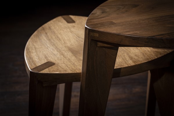 Flat walnut stool (31) Drvena hoklica L45 Orah