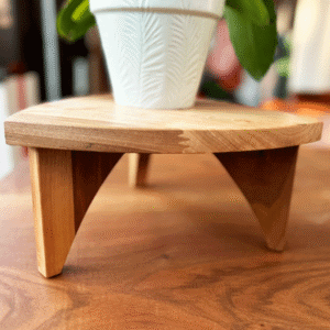 drveno postolje za cveće od punog drveta