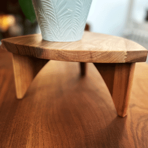 drveno postolje za cveće od punog drveta