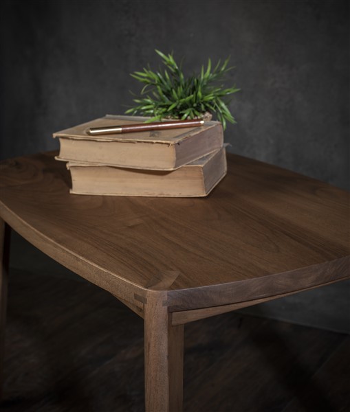 Drveni stočić Nora – 70×40×45 cm | Meda Furniture Drveni stočić Nora od oraha 70x40x45 cm – japandi dizajn, Meda Furniture