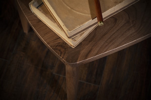 Drveni stočić Nora – 70×40×45 cm | Meda Furniture Drveni stočić Nora od oraha 70x40x45 cm – japandi dizajn, Meda Furniture