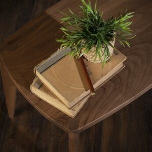 Drveni stočić Nora od oraha 70x40x45 cm – japandi dizajn, Meda Furniture